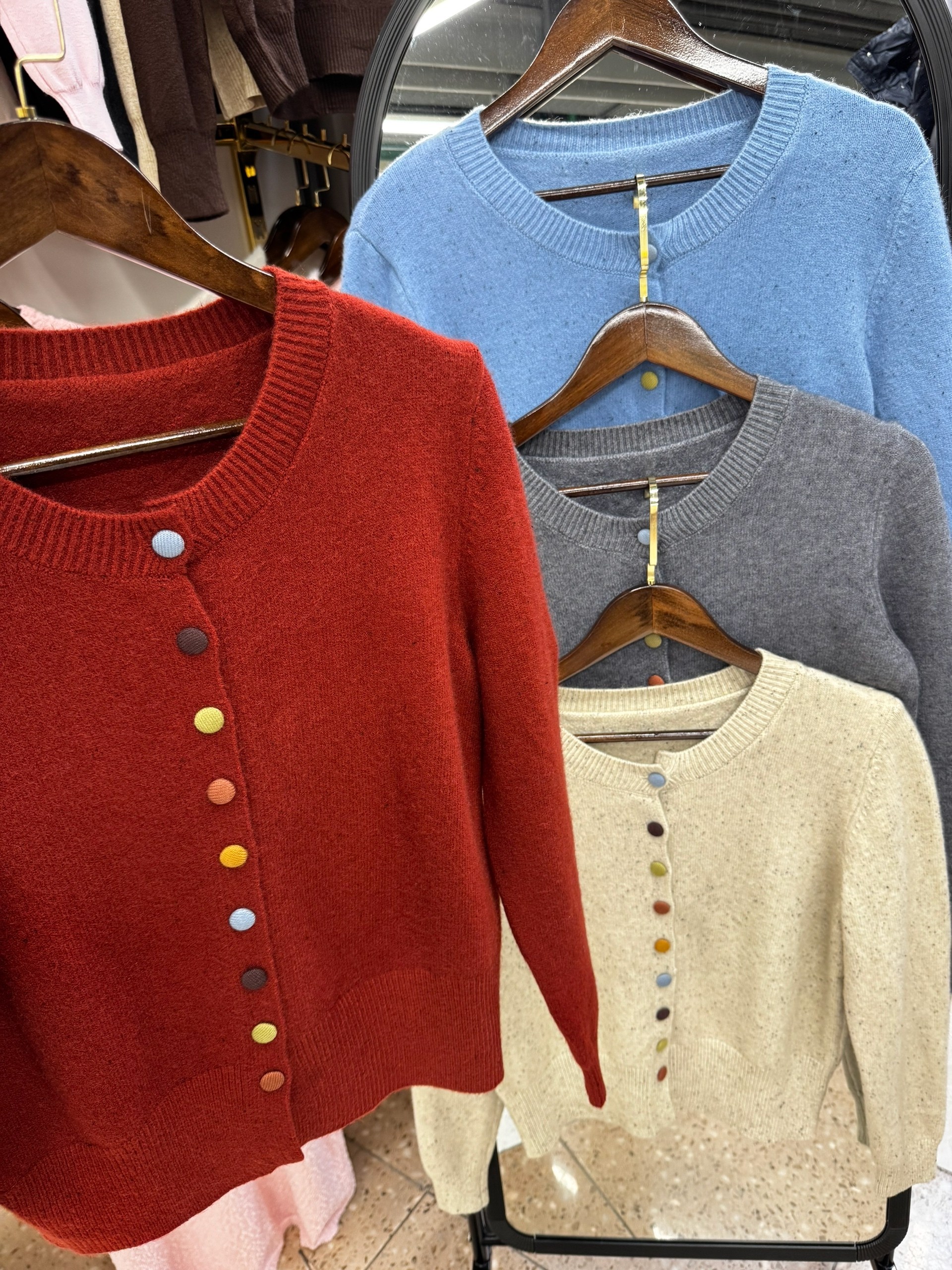 кардиган с круглым вырезом,кардиган с пуговицами женский,кардиган с пуговицами,вязаные кардиганы,женский вязаный кардиган