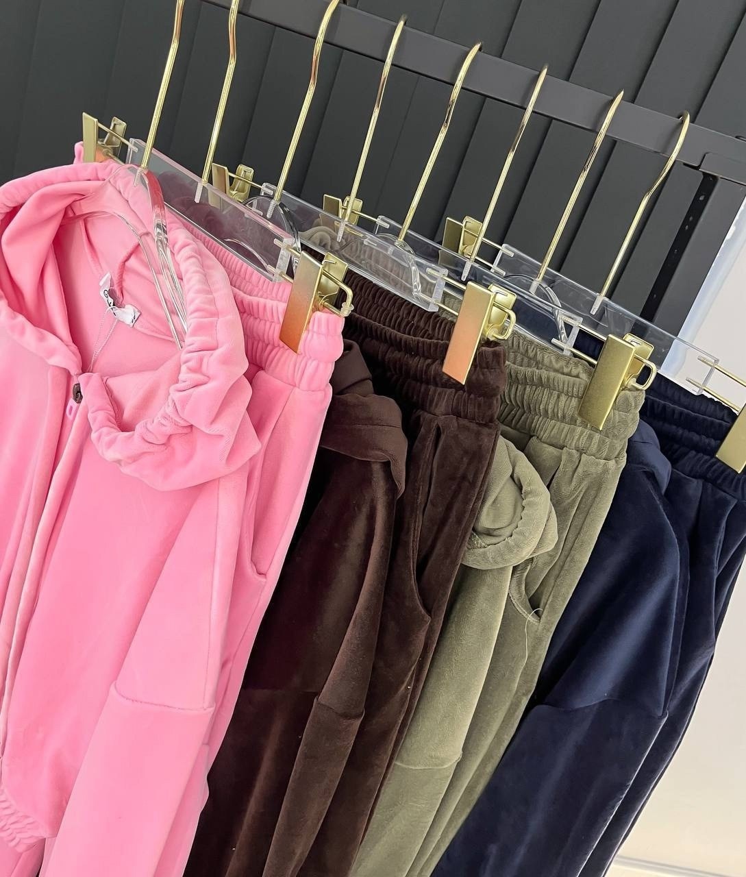 cпортивный костюм велюровый,костюм велюровый женский,костюм велюровый,велюровый спортивный костюм женски,спортивные костюмы