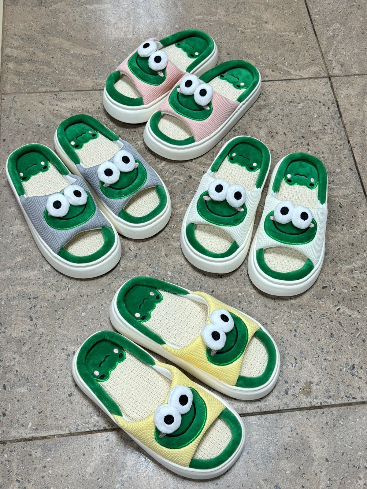 ,тапочки домашние,милые тапочки,тапки лягушки,летние тапочки