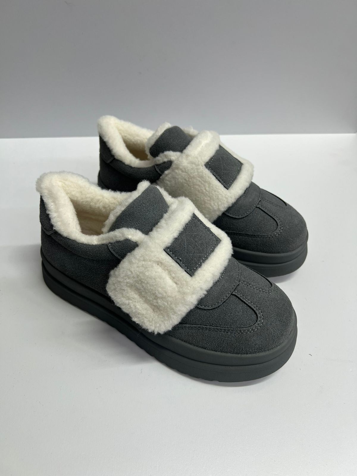 ,зимняя женская ,полуботинки с мехом,зимние женские кроссовки,меховые кроссовки