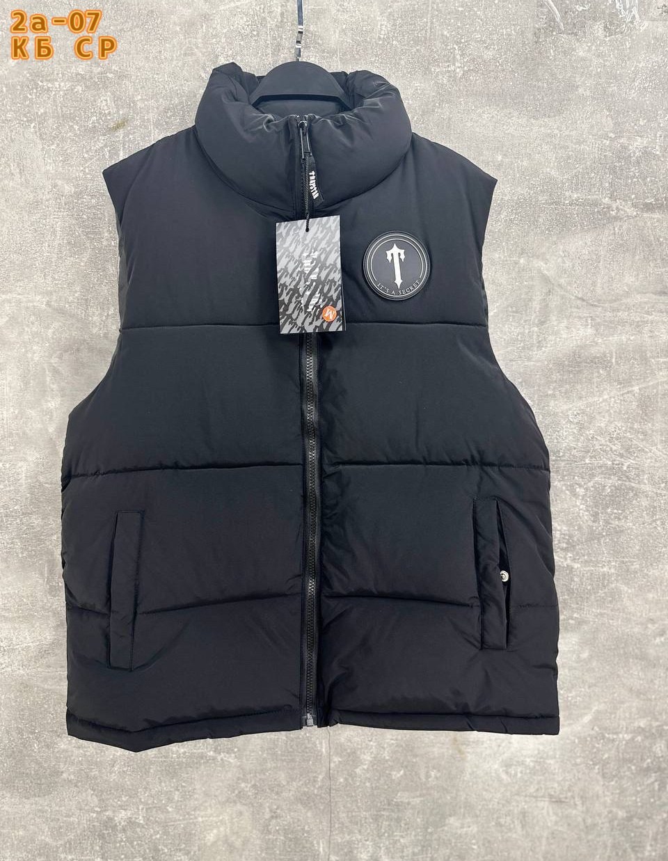 жилет,жилет утепленная,жилет мужской,жилет черный,безрукавка жилет