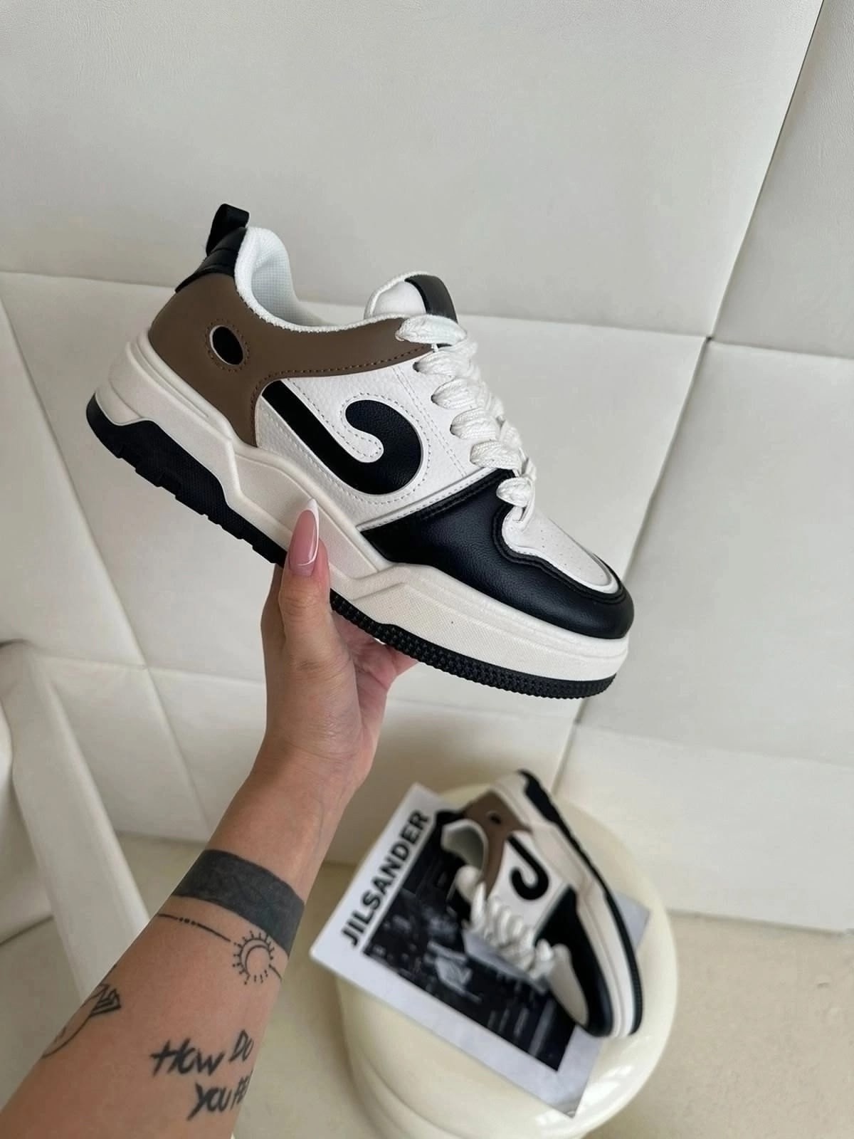 ,женские кроссовки,кроссы женские,модные кроссовки,спортивная