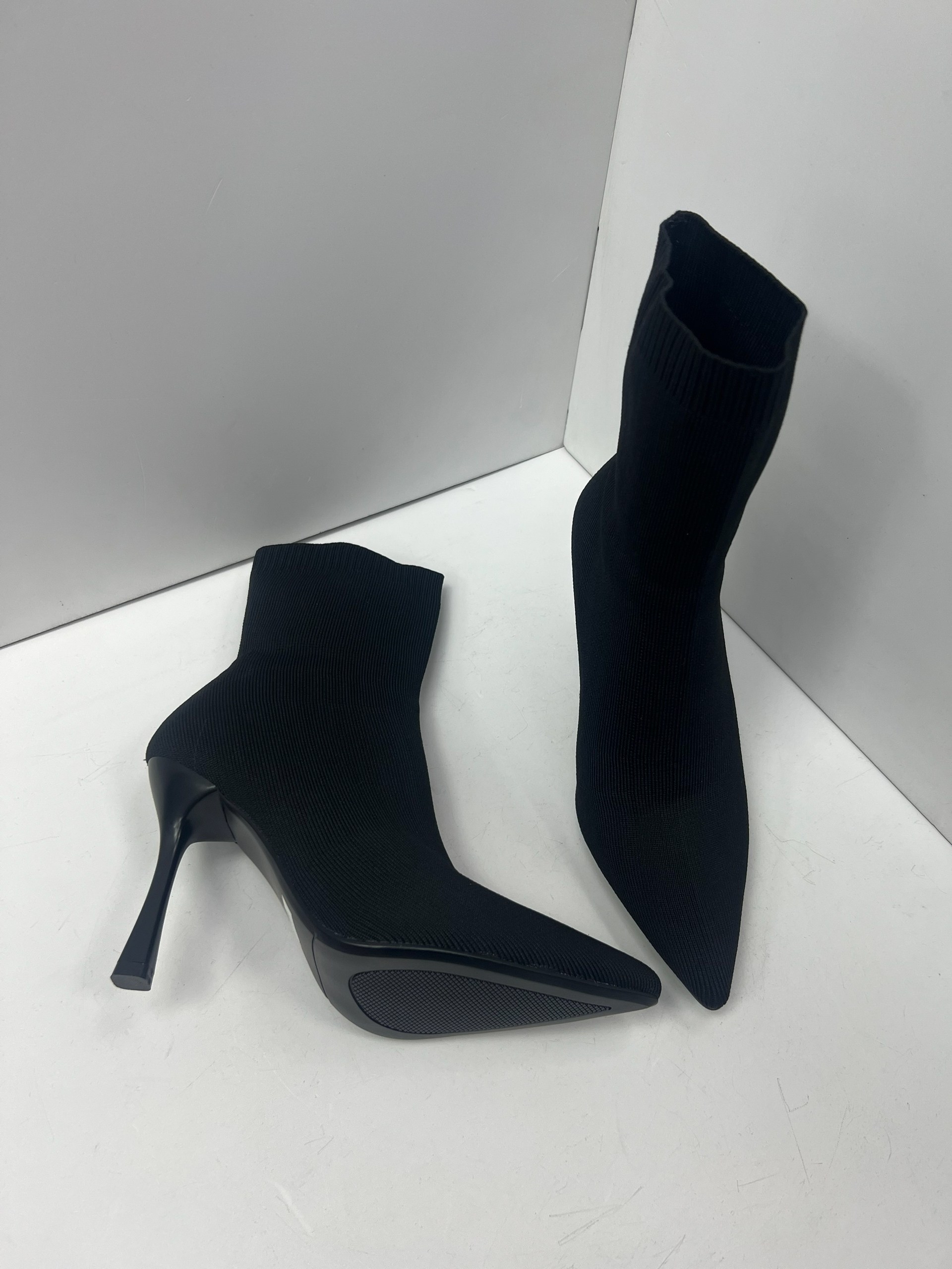 женские ботильоны с острым носком,ботильоны на шпильках,ботильоны на каблуке шпильке,стильные ботильоны,ботильоны женские