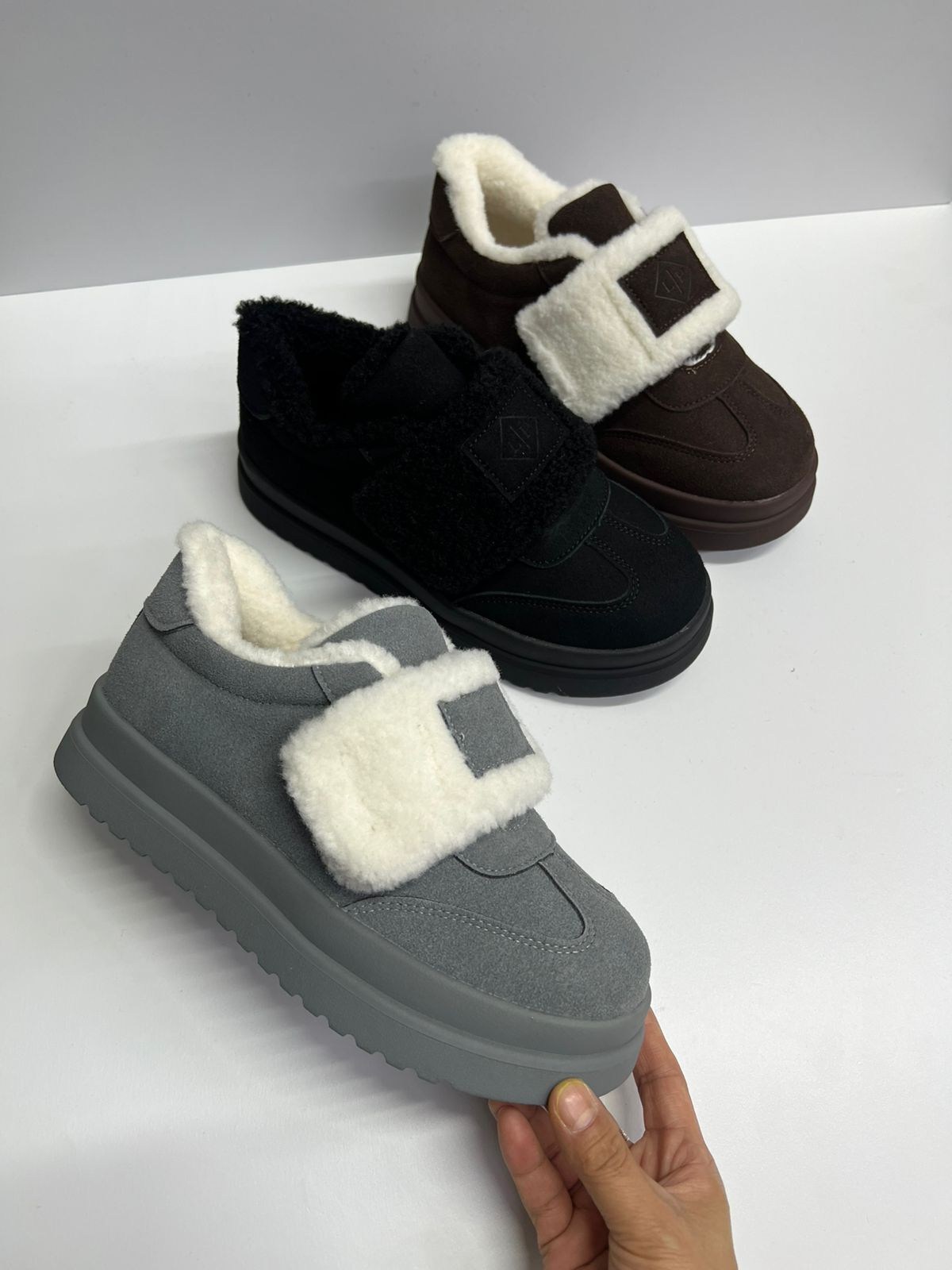 ,зимняя женская ,полуботинки с мехом,зимние женские кроссовки,меховые кроссовки