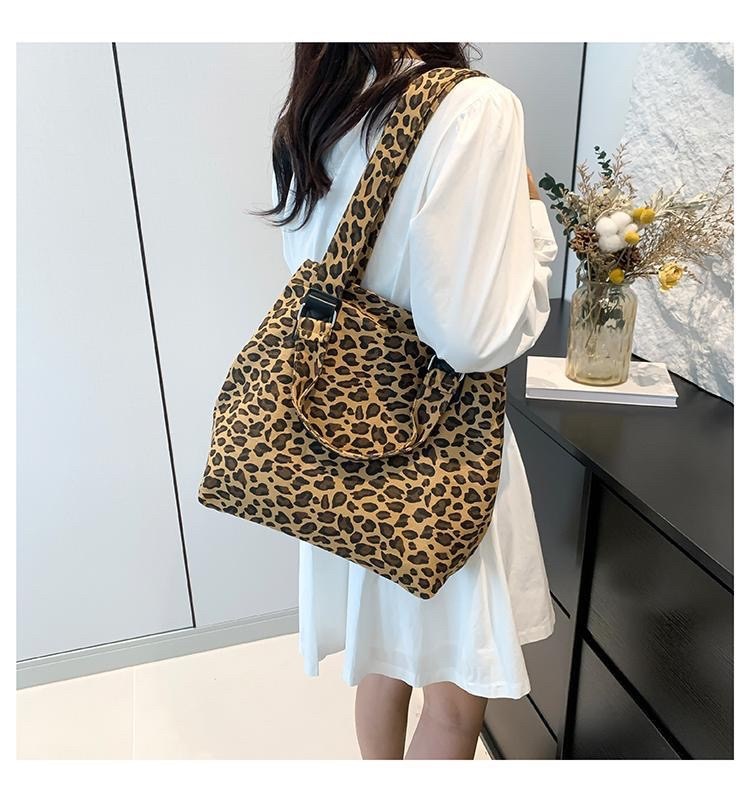 леопардовая сумка,сумка с леопардовым принтом,сумка шоппер с леопардовым принтом,сумка шоппер леопардовая,сумочки