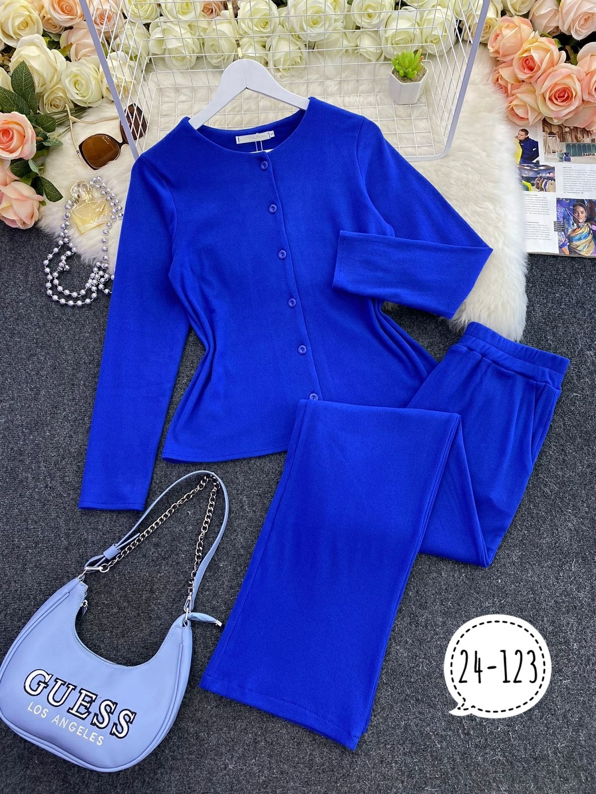 костюмы женские один,костюмы женские брючные,трикотажные костюмы,женские костюмы,костюм с брюками