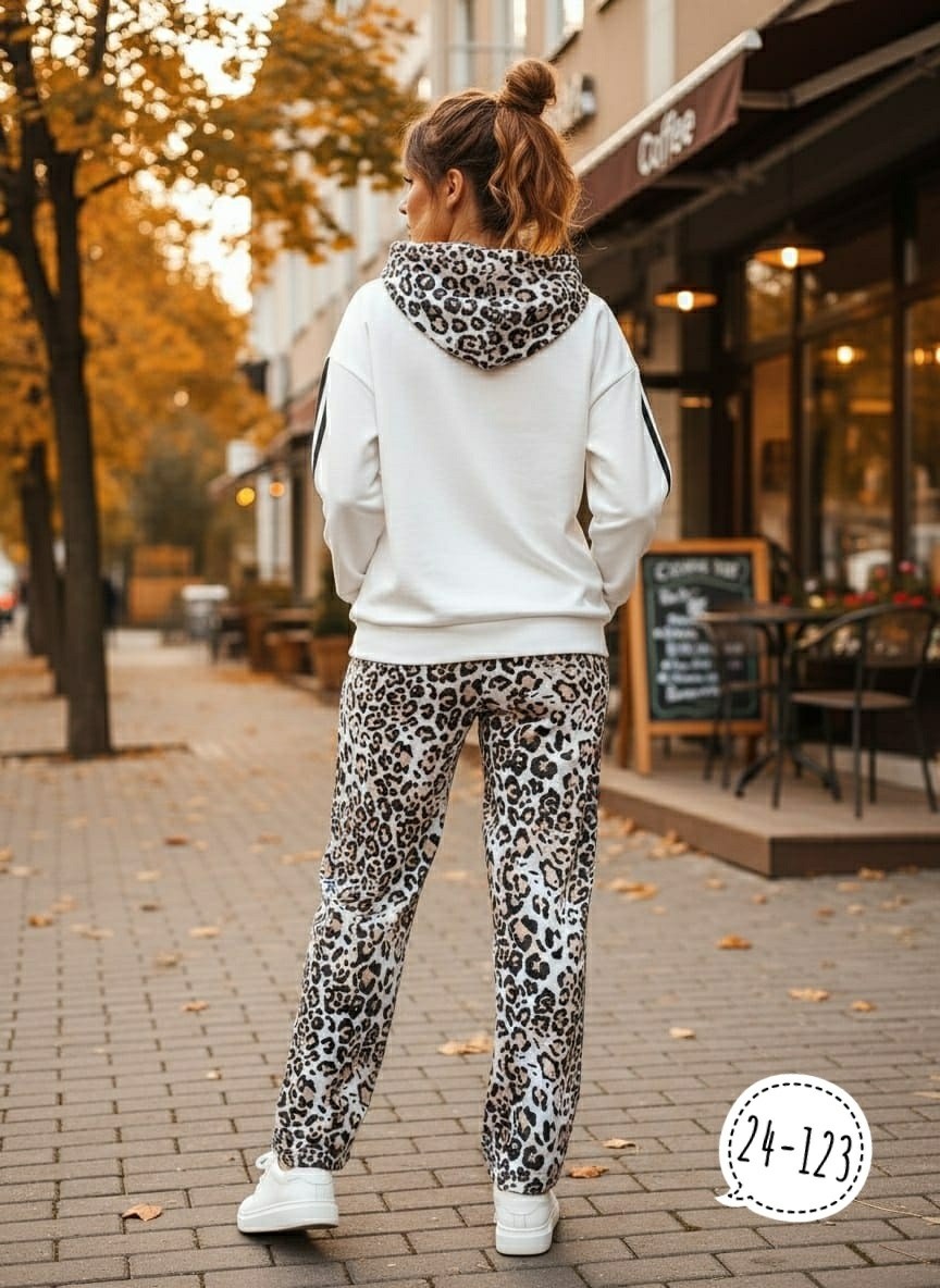 леопардовый спортивный костюм,спортивные костюмы женские,трикотажные костюмы,спортивные костюмы,женский костюм