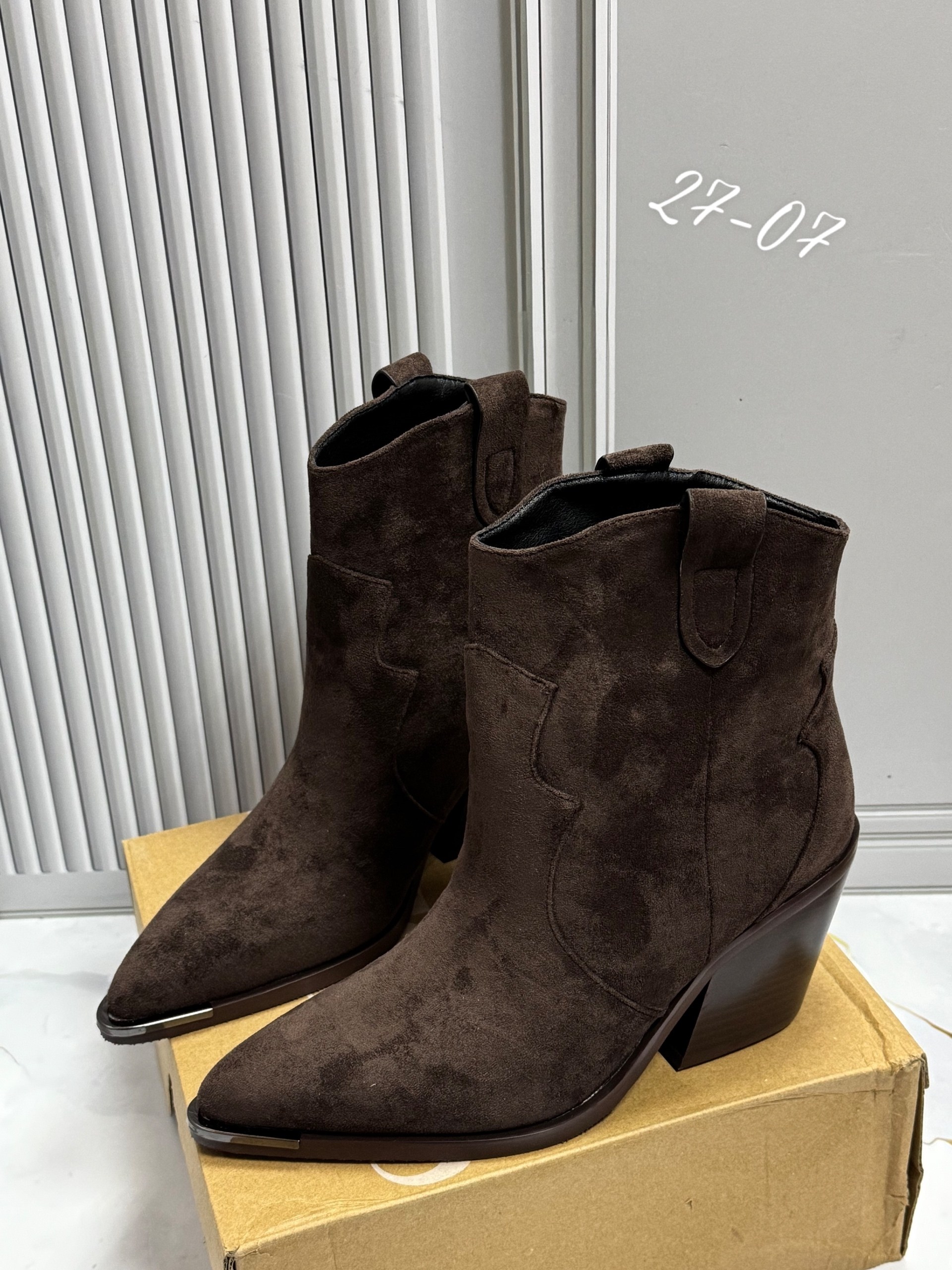 ,казаки замшевые эконика,сапоги казаки женские,полусапоги,женские ботильоны