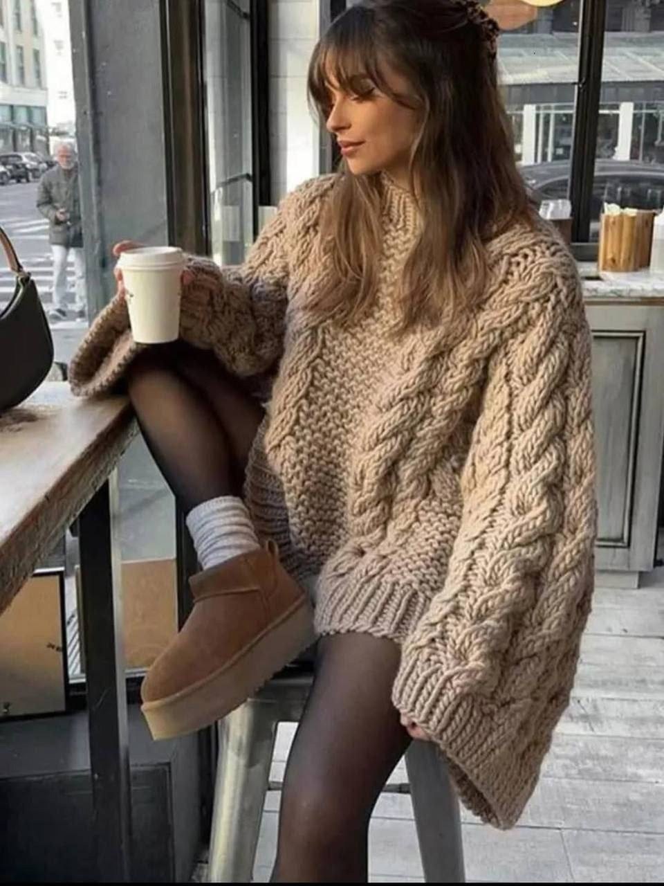 свитер оверсайз удлиненный вязаный,вязаный свитер оверсайз,женский вязаный свитер оверсайз,модные вязаные свитера,женский вязаный свитер