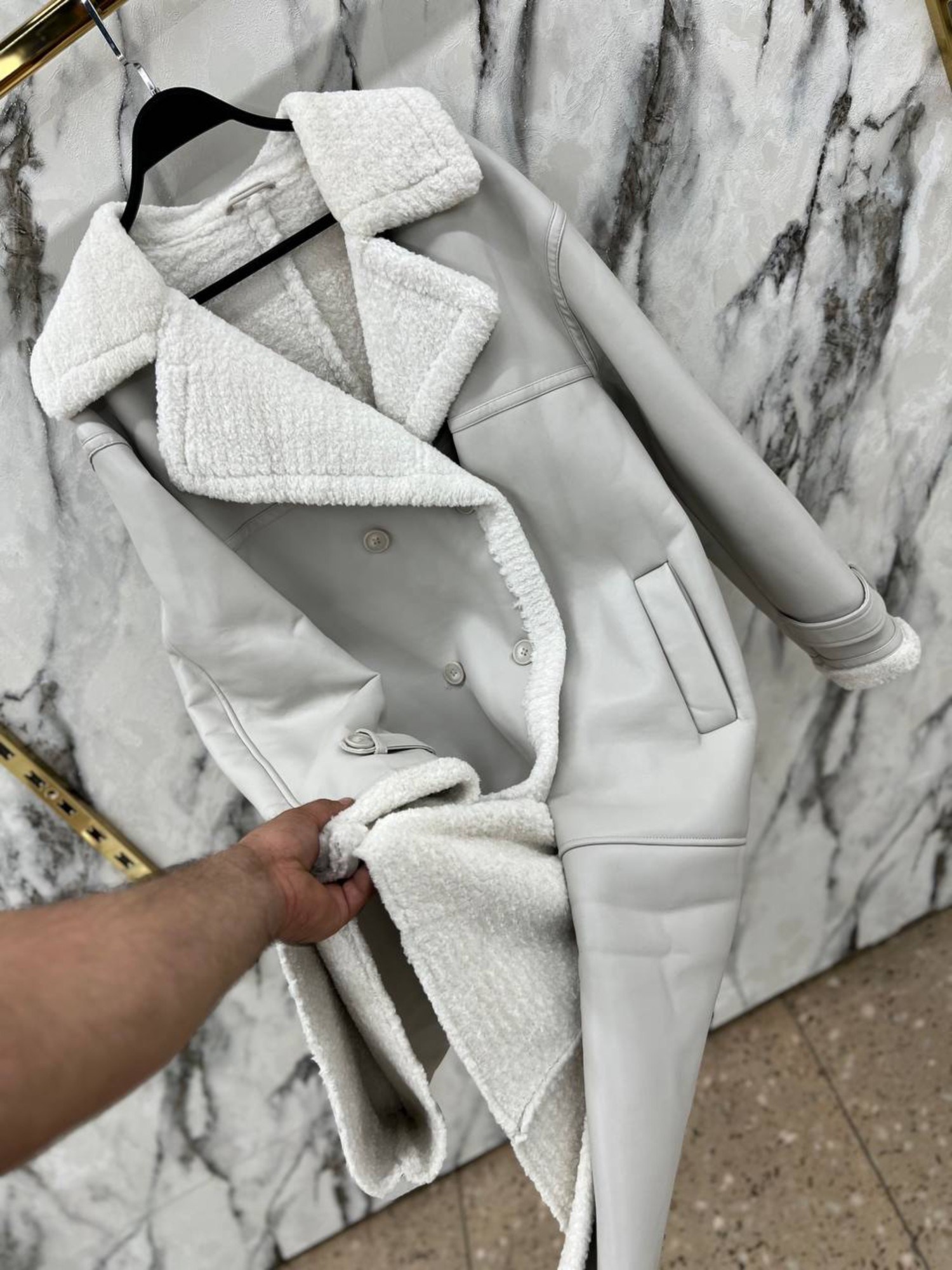 пальто теплое,дубленка удлиненная,дубленка женская,белая дубленка,зара дубленка женская авиатор