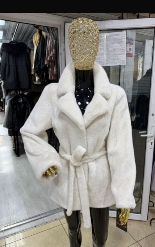 шуба искусственная,белая шуба,женская шуба,шубка,белая шубка