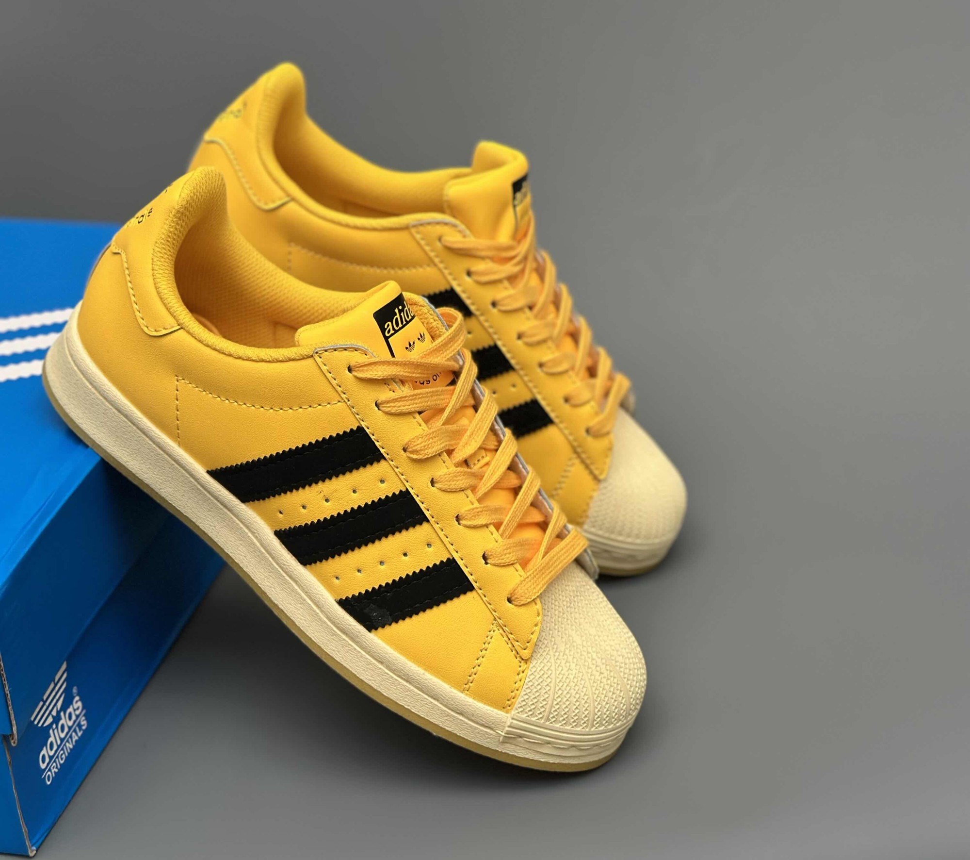 adidas originals superstar,adidas superstar yellow,адидас супер стар,adidas superstar yellow black,adidas originals superstar bold