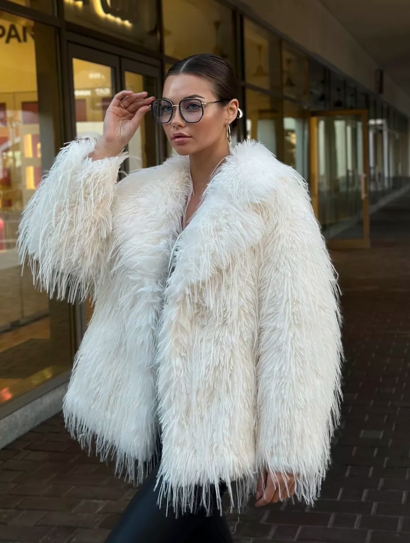 шуба лама,шубка лама,шуба белая,шуба из эко меха,эко шуба