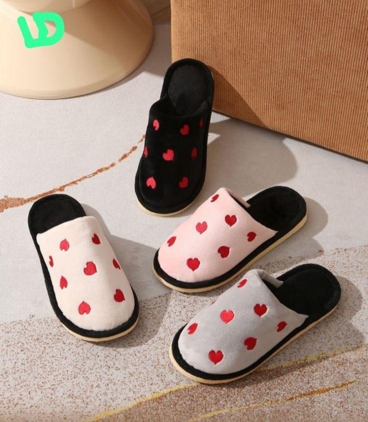 домашние тапочки,тапочки женские плюшевые,тапочки с сердечками,женские домашние тапочки,плюшевые тапочки