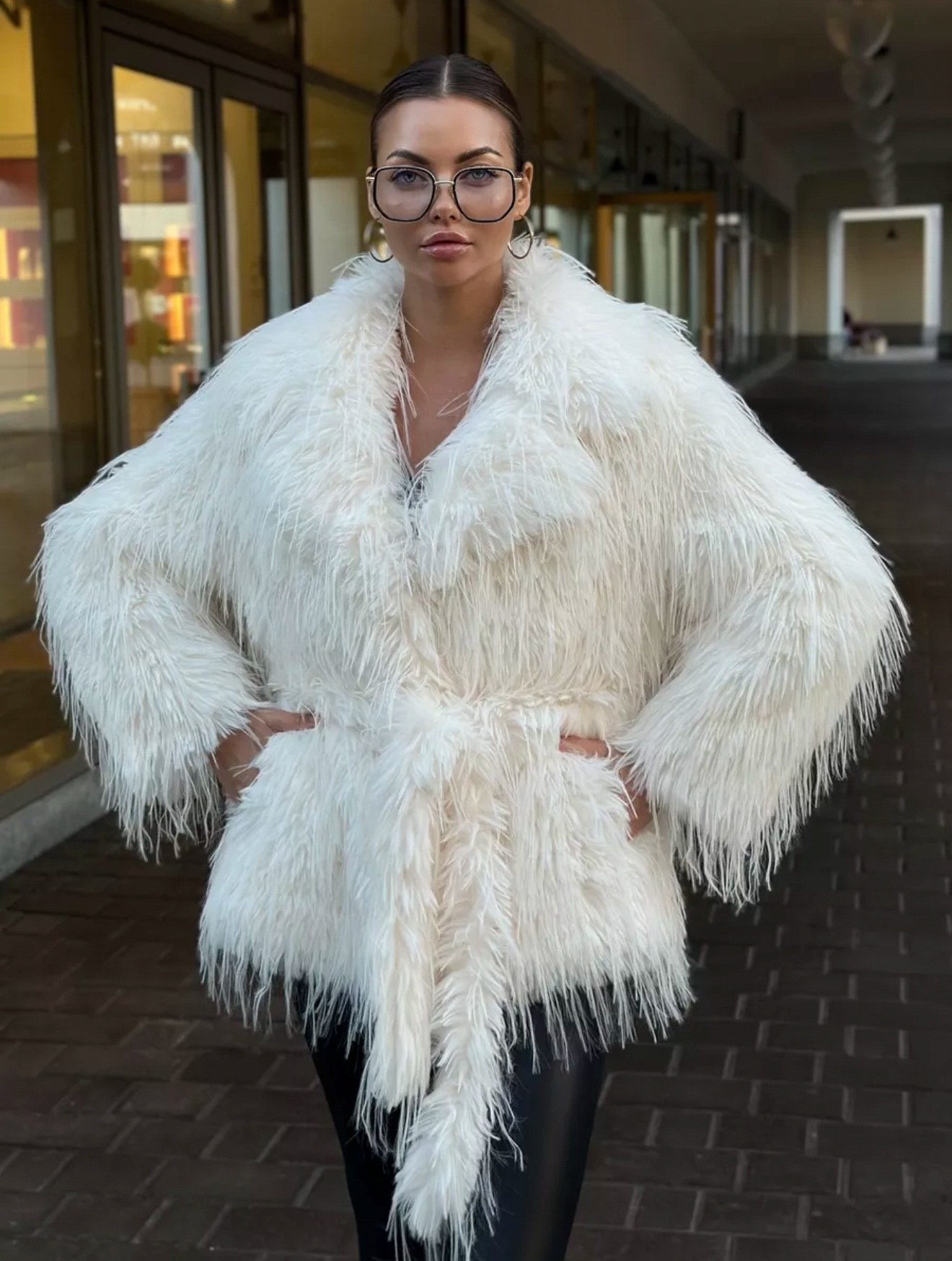 шуба лама,шубка лама,шуба белая,шуба из эко меха,эко шуба