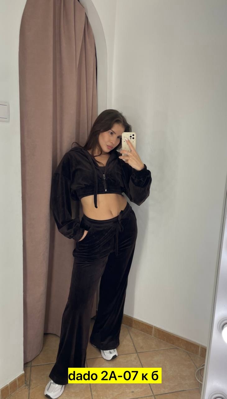 женские спортивные костюмы,спортивные костюмы,женские костюмы,костюмы тройки,велюровый спортивная костюм