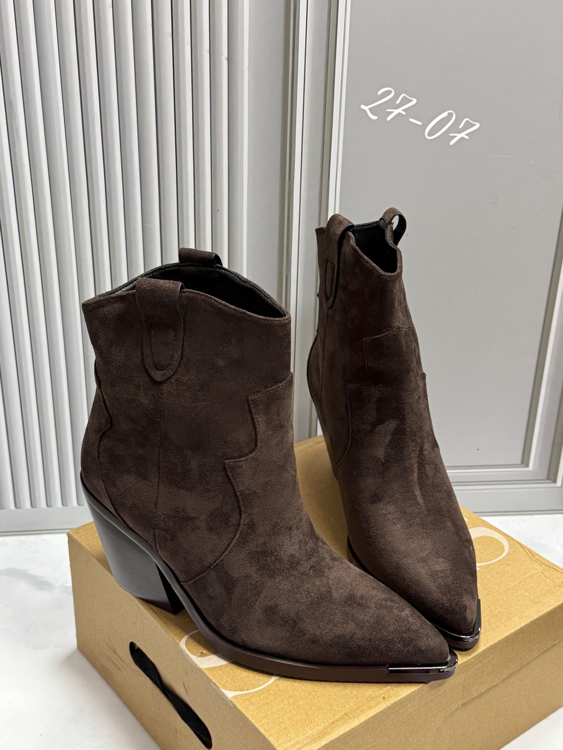 ,казаки замшевые эконика,сапоги казаки женские,полусапоги,женские ботильоны