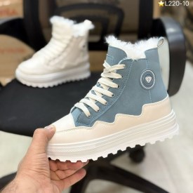 Кроссовки