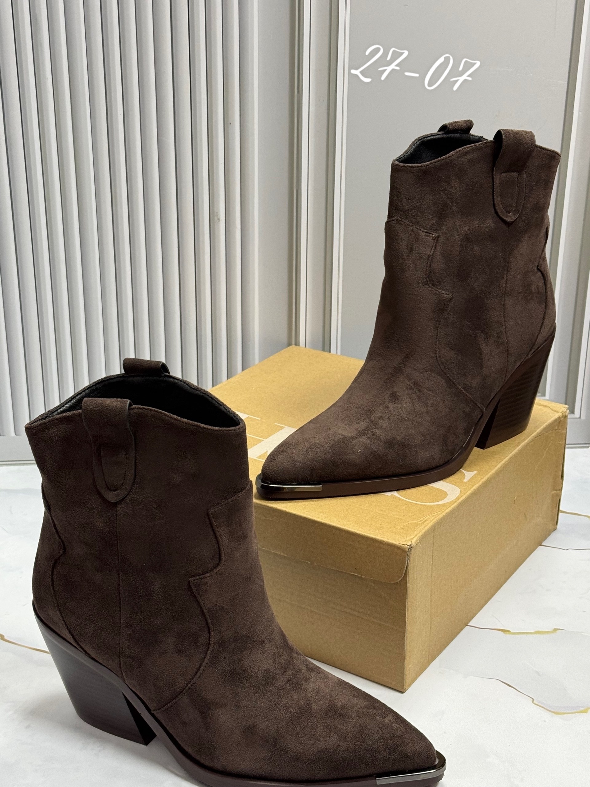 ,казаки замшевые эконика,сапоги казаки женские,полусапоги,женские ботильоны