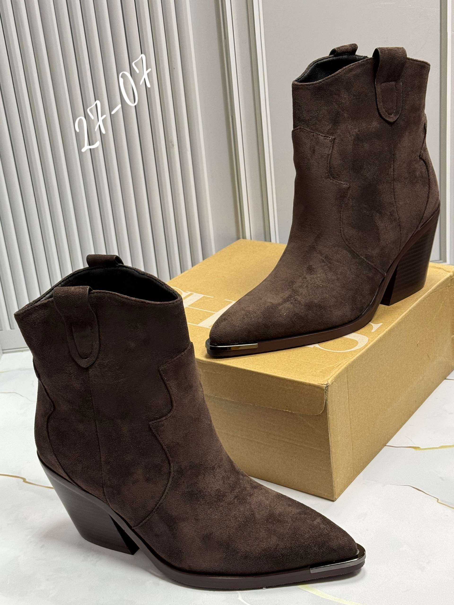 ,казаки замшевые эконика,сапоги казаки женские,полусапоги,женские ботильоны