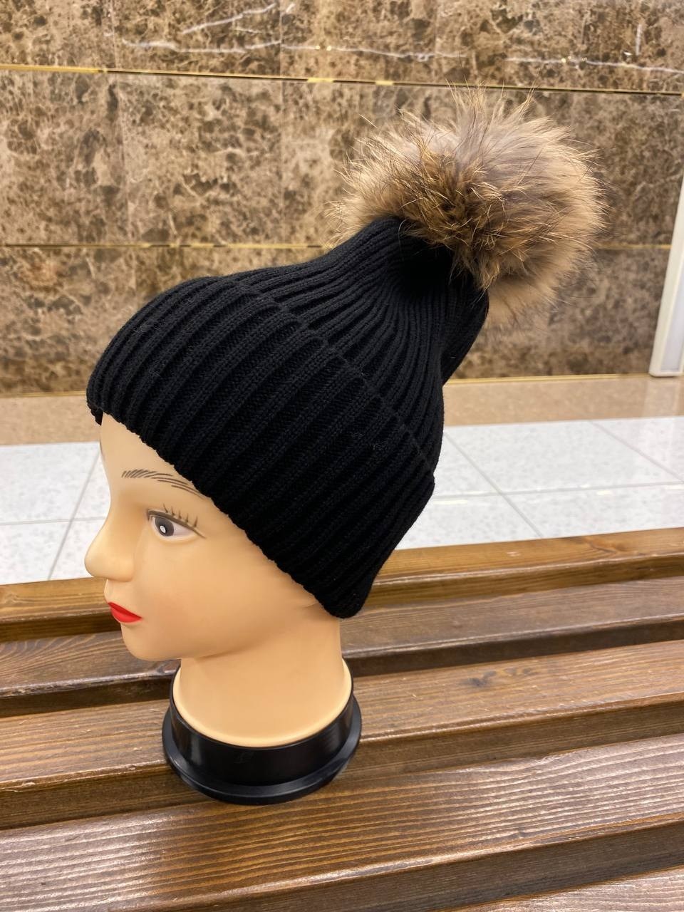 женские шапки,зимняя женская шапка,шапка женская с помпоном,женская вязаная шапка,шапка с помпонами