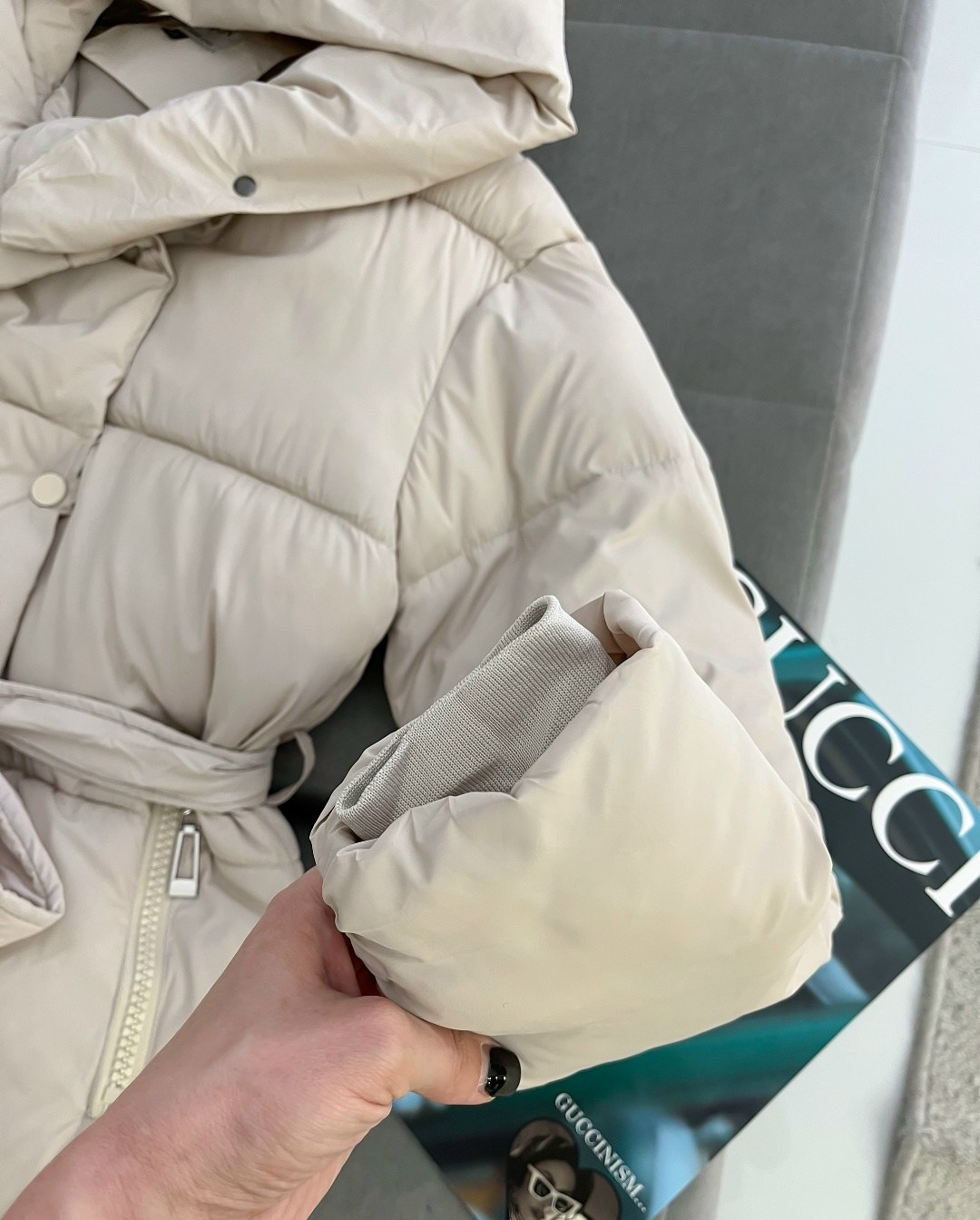 стильные пуховики,удлиненный пуховик,пуховики женские,пуховик бежевый,куртка пуховик зима