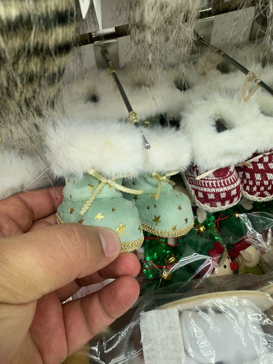 новогодний сувенир,новогодняя игрушка,брелки детские,елочное украшение,брелок с помпоном