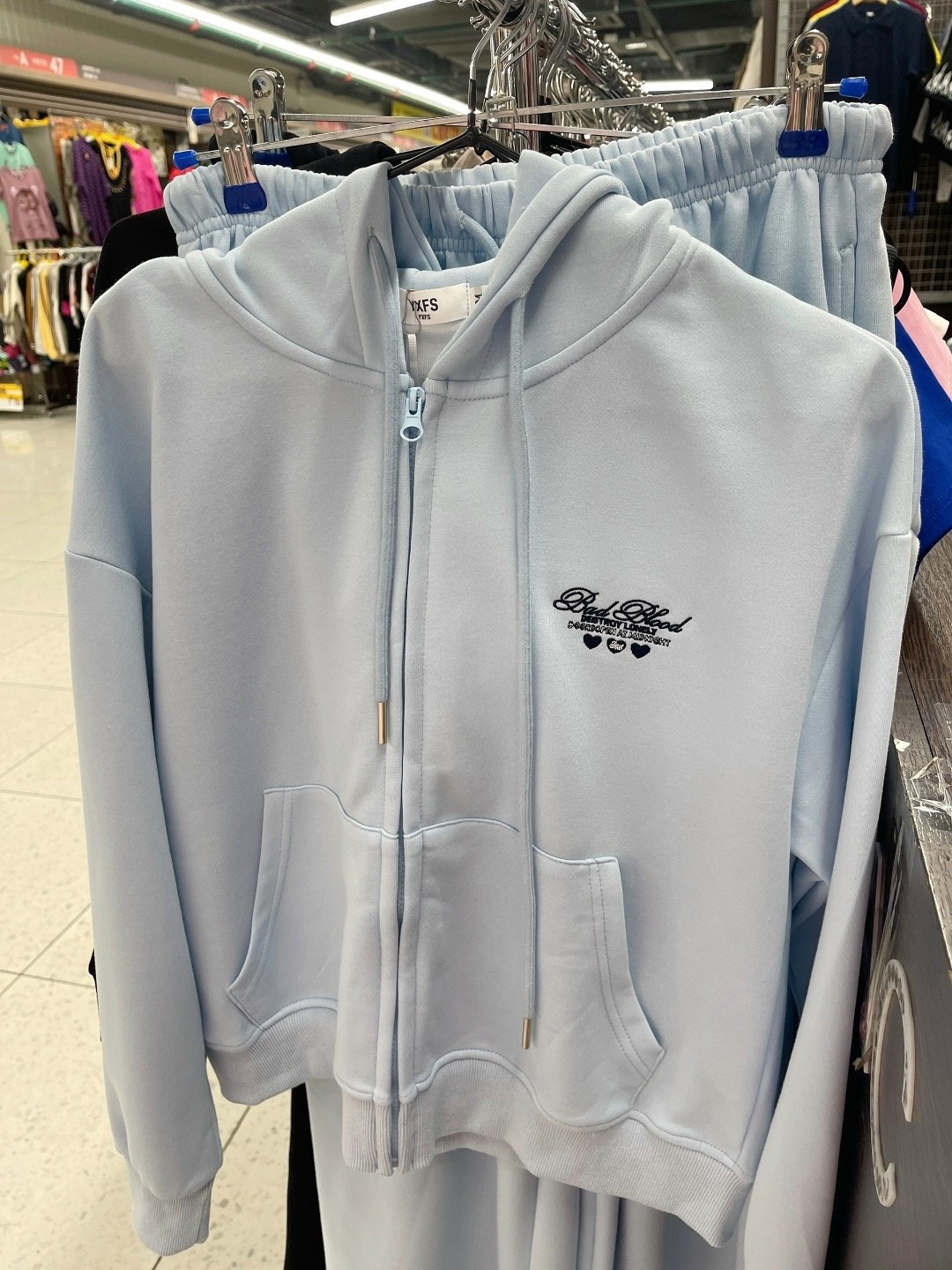 спортивные костюмы,спортивные костюмы женские,женские костюмы,костюмы двойки,стильные спортивные костюмы