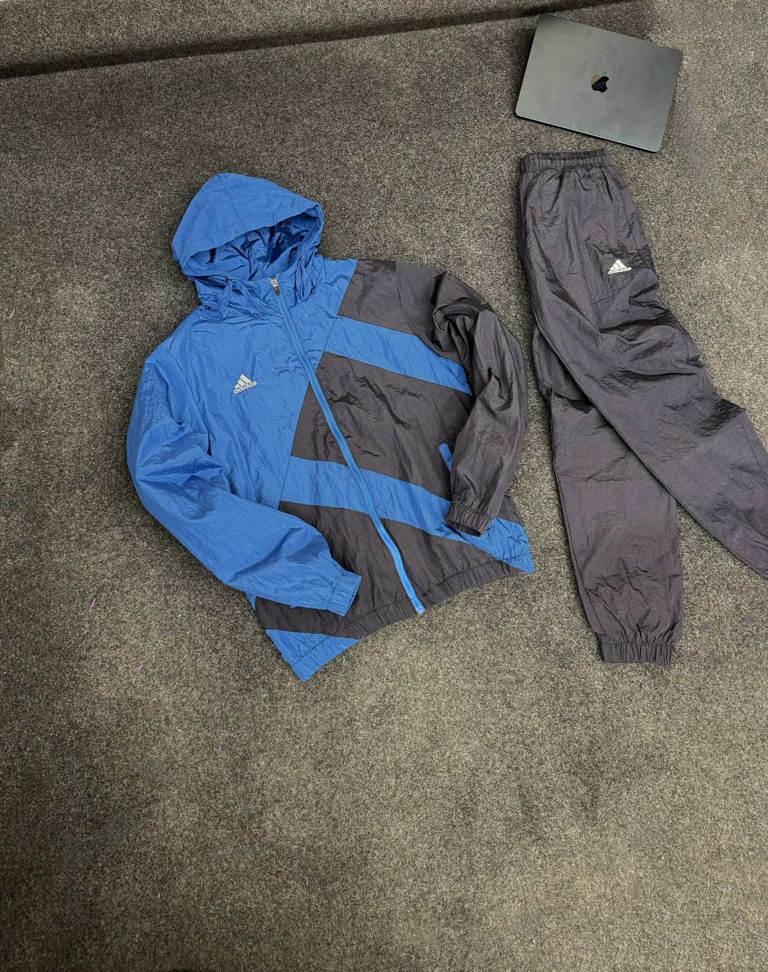 adidas спортивный костюм,спортивные костюмы адидас,спортивные костюмы адидас мужские,спортивные костюм,спортивный костюм плащевка мужской