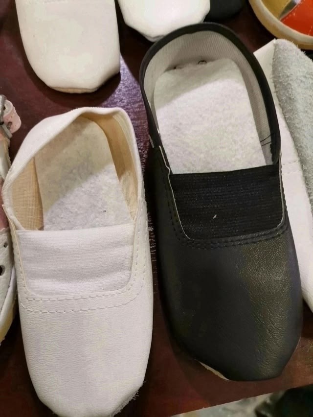 ,чешки детские,чешки белые,чешки черные,чешки для мальчика