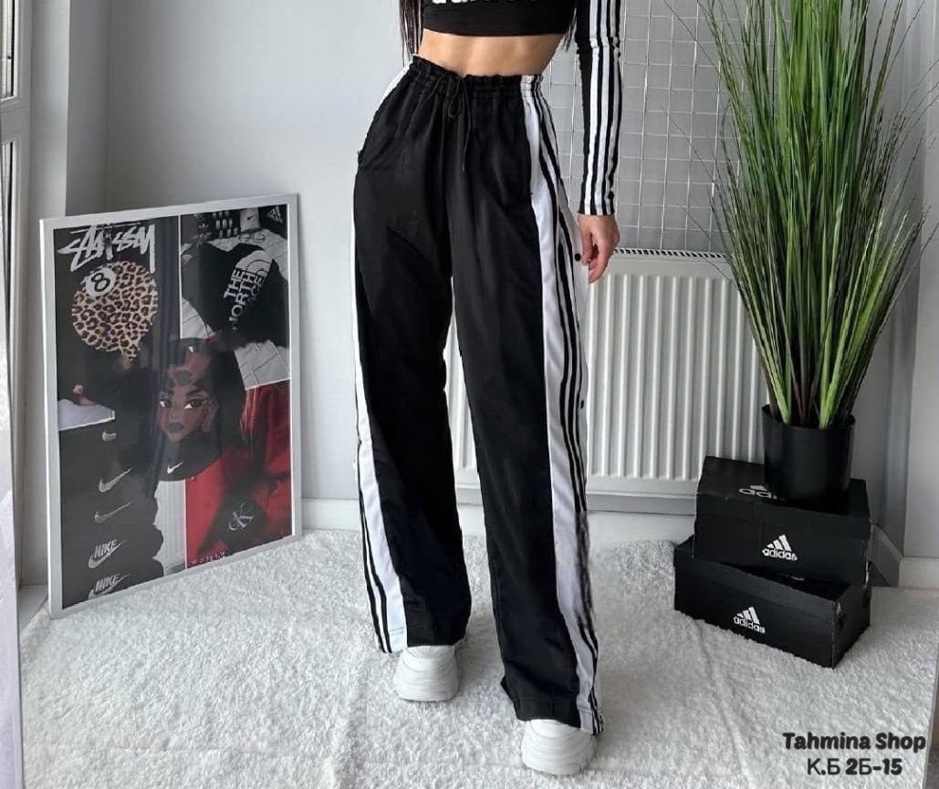 широкие штаны адидас женские с лампасами,штаны черные,спортивные женские штаны,штаны с полосками,спортивные штаны