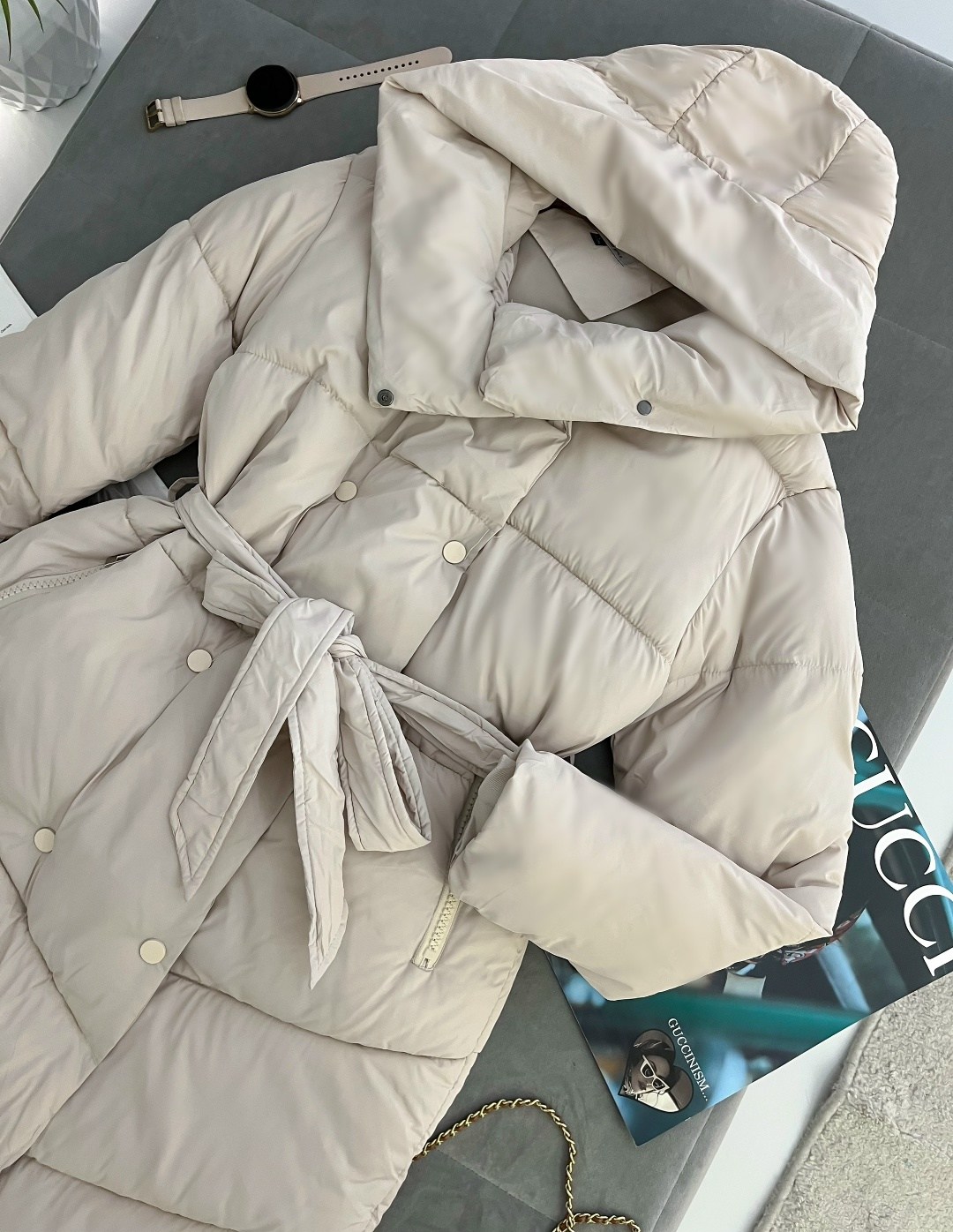 стильные пуховики,удлиненный пуховик,пуховики женские,пуховик бежевый,куртка пуховик зима