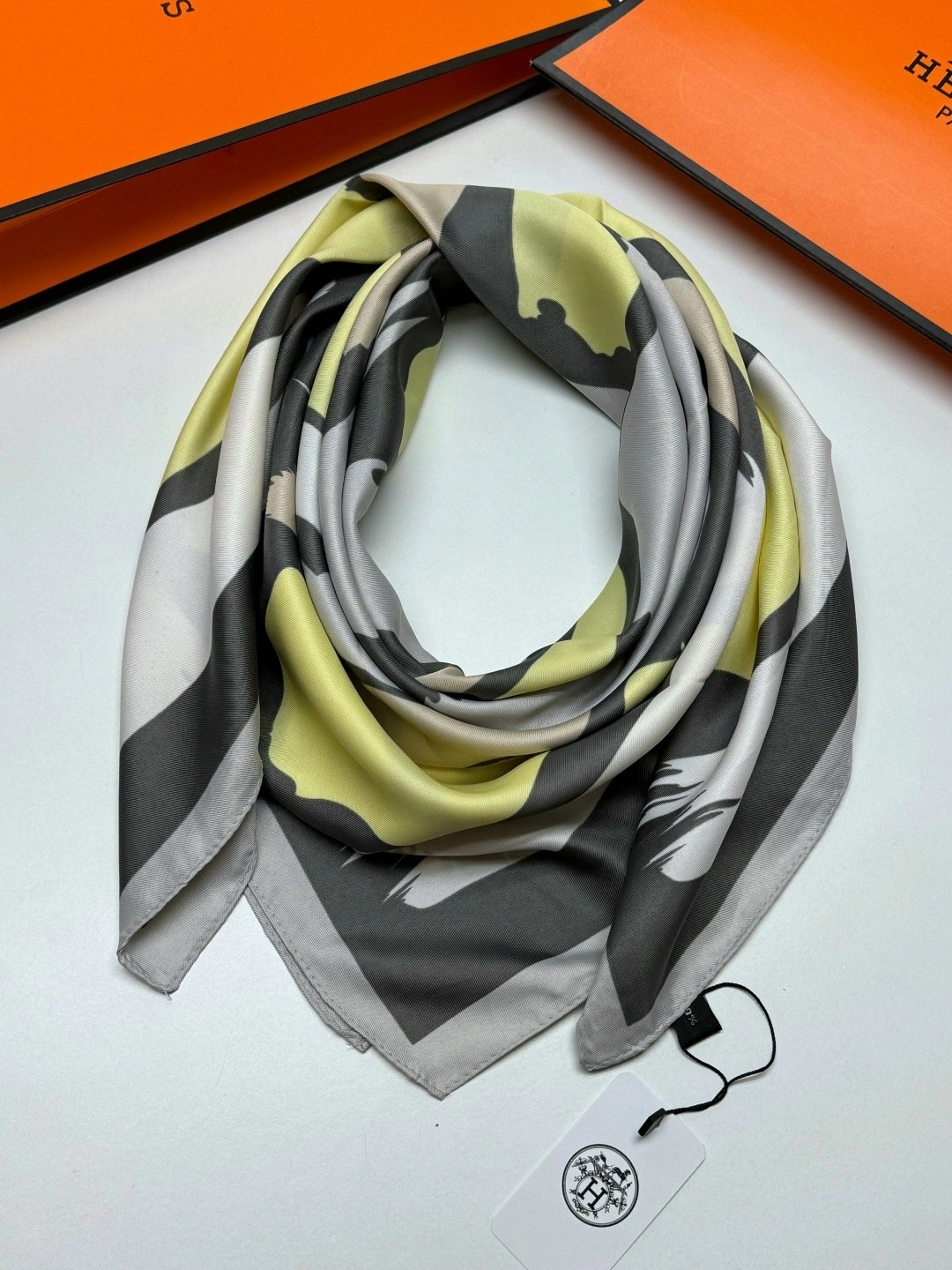 шелковый платок hermes,шелковые платки,брендовый платок,платки женские,платки и шарфы