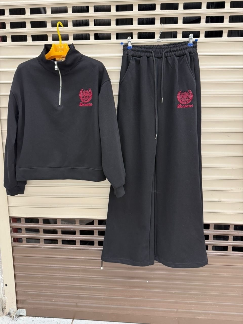 спортивные костюмы,спортивные костюмы женские,женские костюмы,костюмы двойки,стильные спортивные костюмы