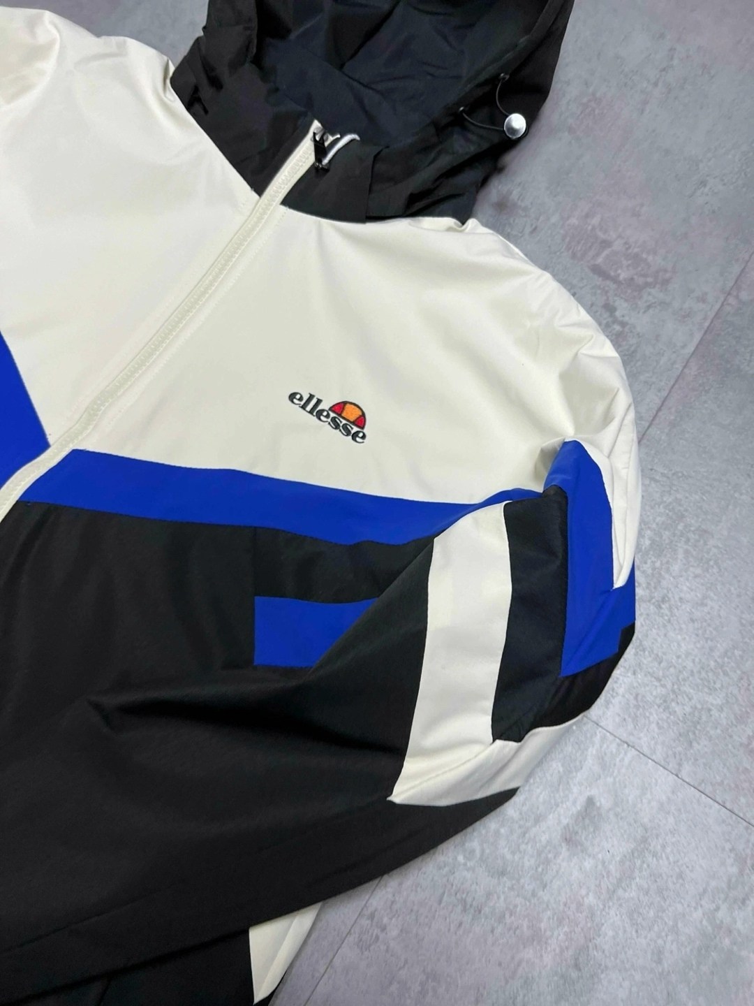 ветровка ellesse,куртка ellesse,ветровка спортивная,куртка стильная,демисезонная куртка