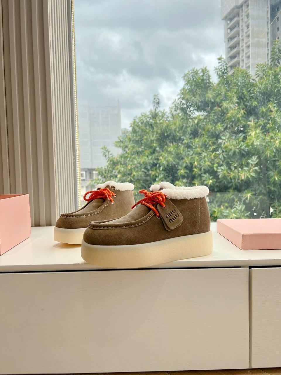 ,женские ботинки с мехом,замшевые ботинки,ботинки miu miu,ботинки с мехом