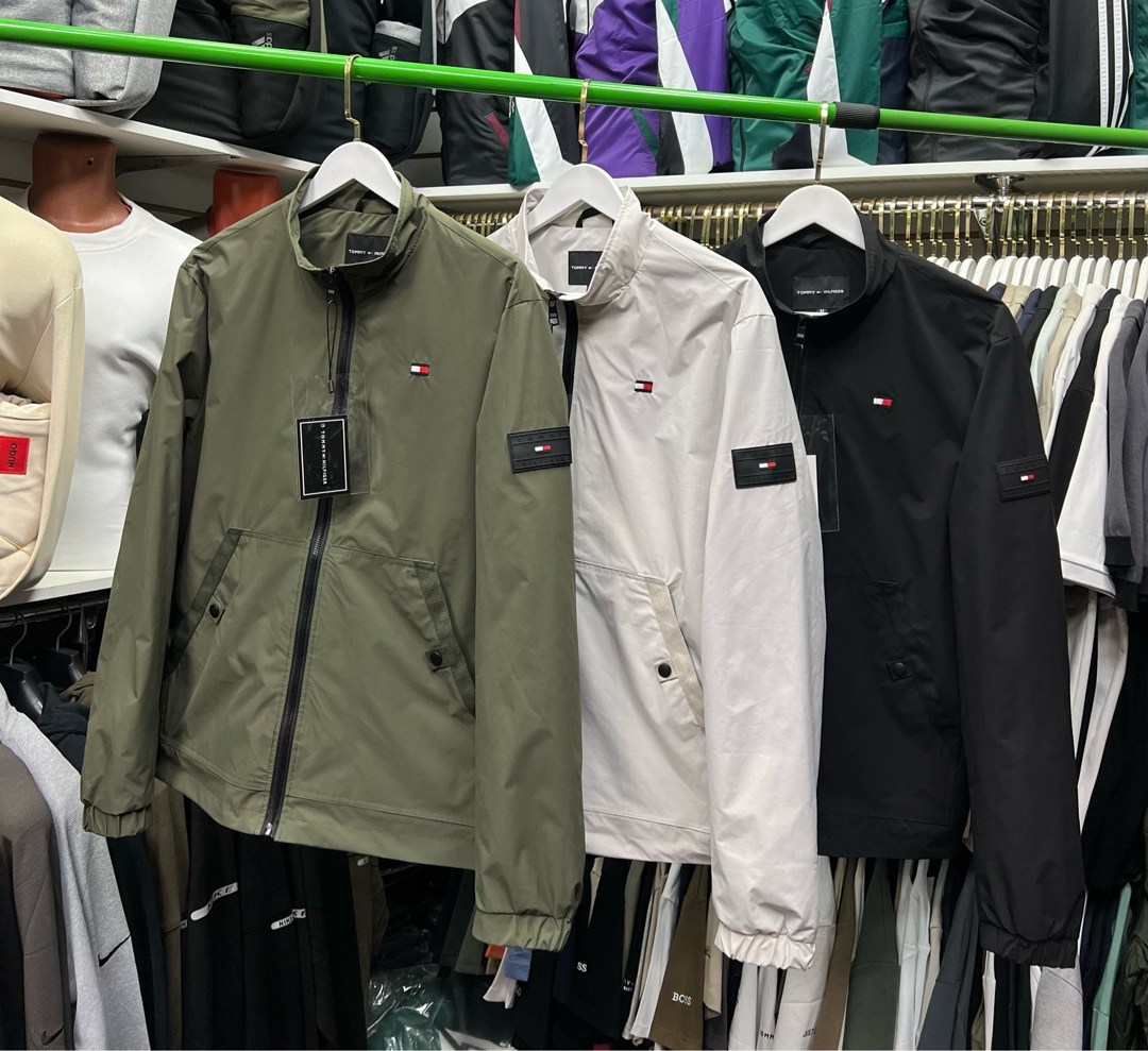 куртка tommy hilfiger мужская,tommy hilfiger куртка хаки,куртка ветровка tommy hilfiger,легкая куртка,мужская куртка бомбер