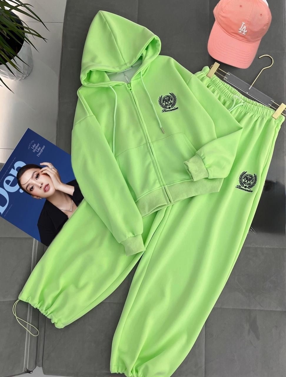 спортивные костюмы,спортивные костюмы женские,женские костюмы,костюмы двойки,стильные спортивные костюмы