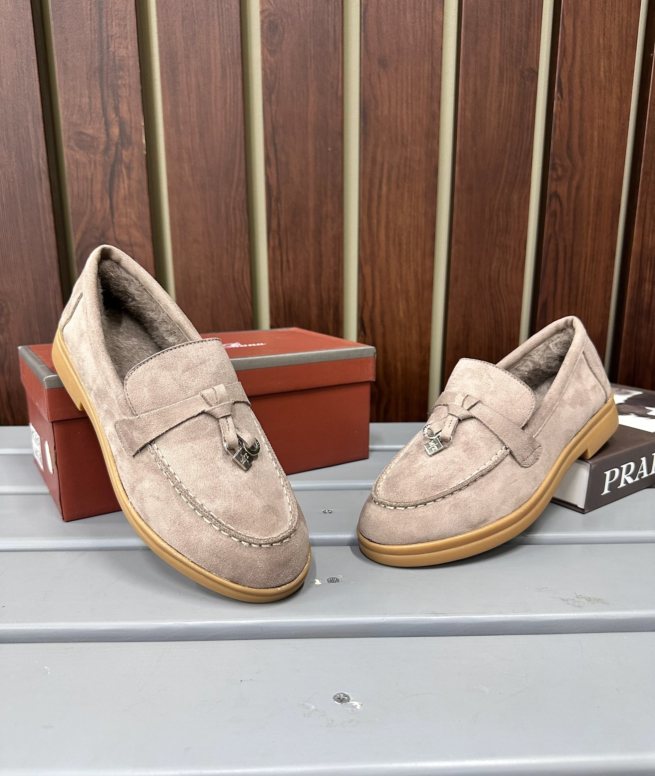 женские лоферы loro piana,лоферы loro piana,,loro piana лоферы женские замшевые,замшевые лоферы loro piana