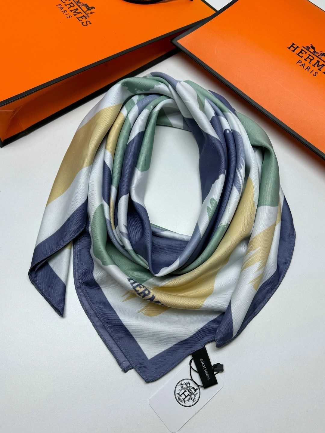 шелковый платок hermes,шелковые платки,брендовый платок,платки женские,платки и шарфы