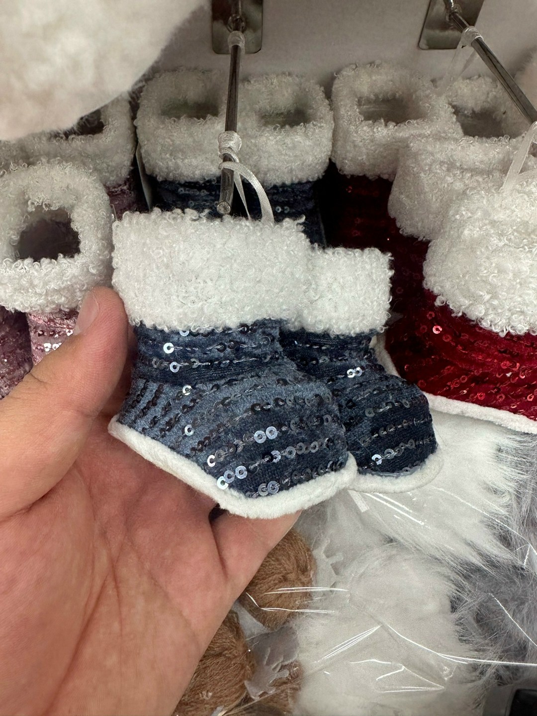 новогодний сувенир,новогодняя игрушка,брелки детские,елочное украшение,брелок с помпоном