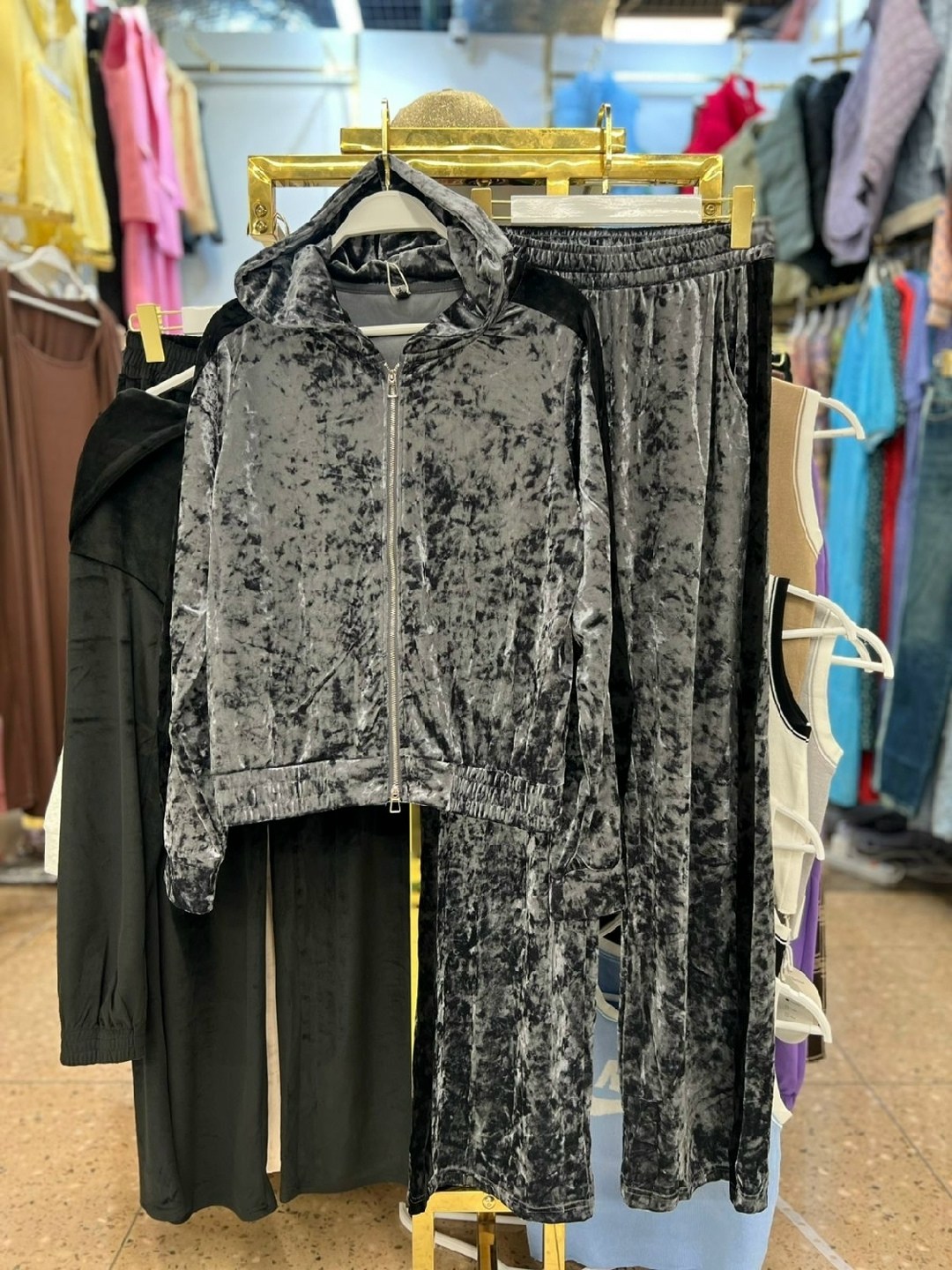 костюм велюровый,костюмы спортивные женские,спортивный велюровый костюм,костюм из велюра,велюровый костюм женский