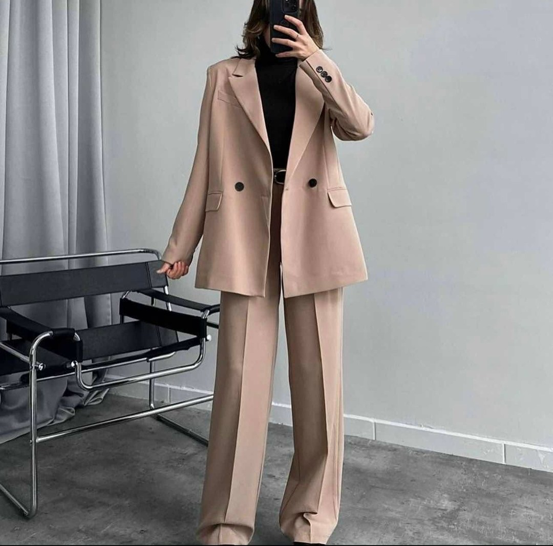 брючный костюм свободного кроя,синий брючный костюм,женский брючный костюм,классический брючный костюм,синий костюм женский брючный