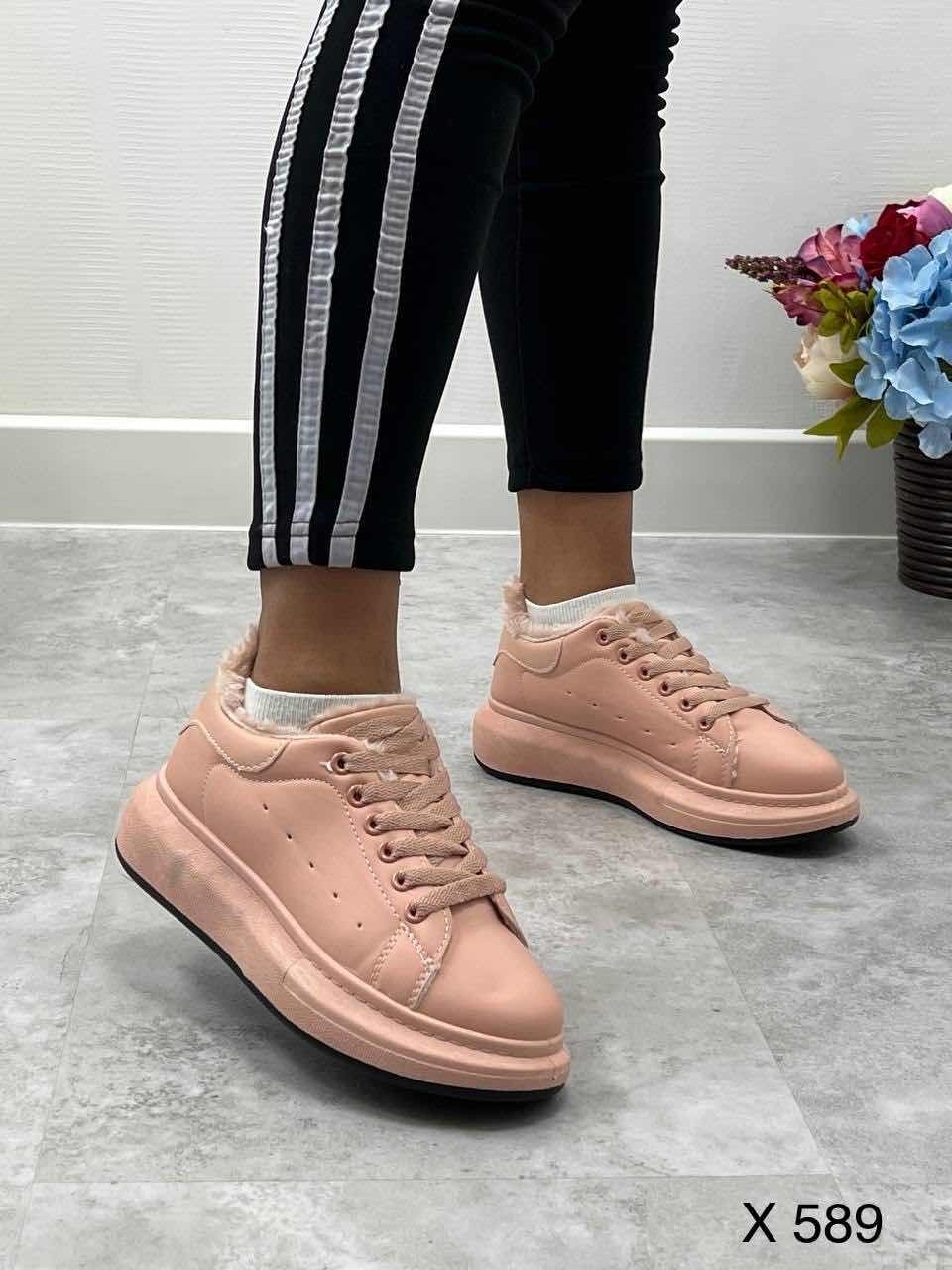 ,женские кроссовки,кроссовки alexander mcqueen розовые,пудровые кроссовки,кроссовки розовые