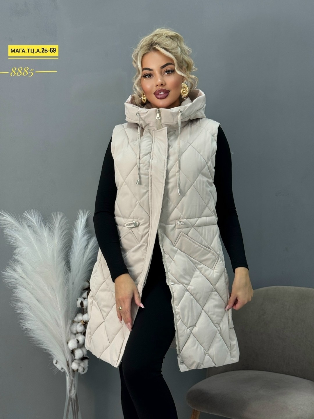 жилетка женская,женский жилет,жилетка с капюшоном,жилет,жилетка