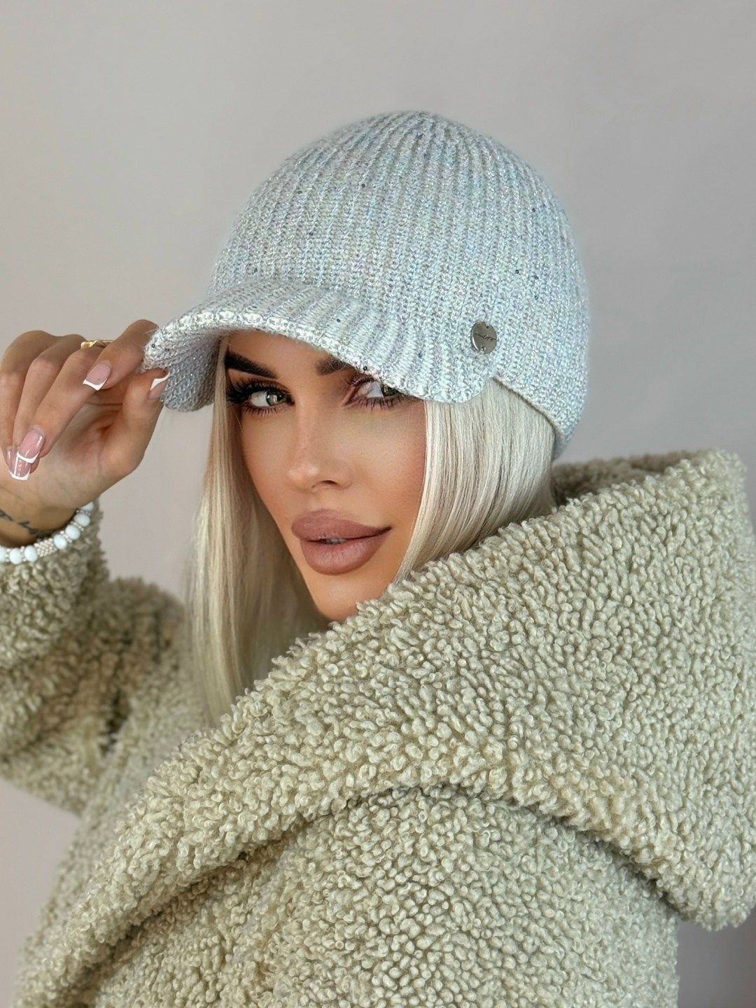 женские кепки,вязаная кепка,теплая кепка,кепка,вязаные кепи