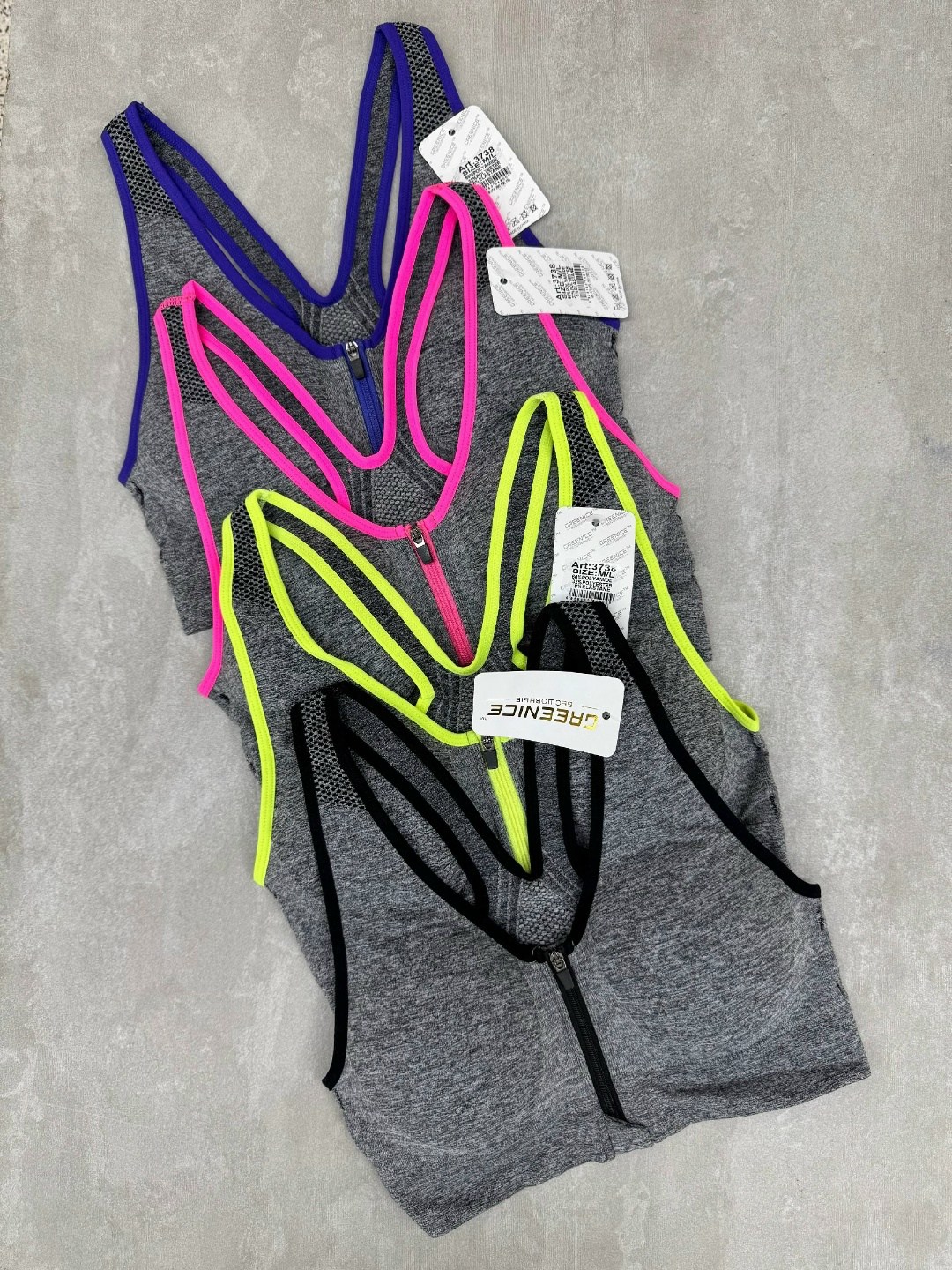 спортивные бюстгальтеры,спортивные топы,спортивное белье,спортивные топики,топ женский спортивный