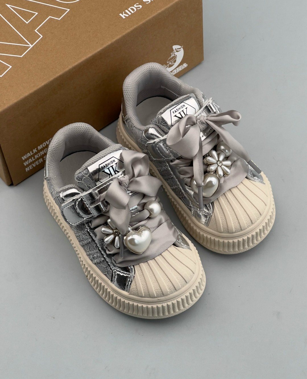 ,кроссовки сказка, детская,блестящие кроссовки детские,детские кроссовки