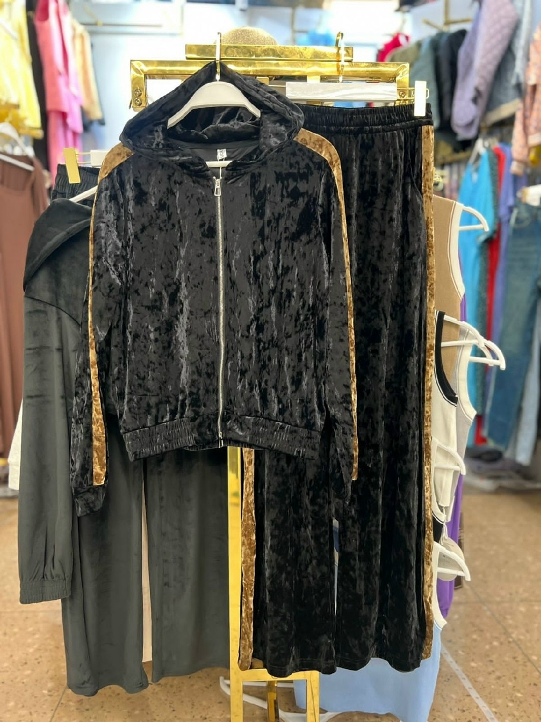 костюм велюровый,костюмы спортивные женские,спортивный велюровый костюм,костюм из велюра,велюровый костюм женский