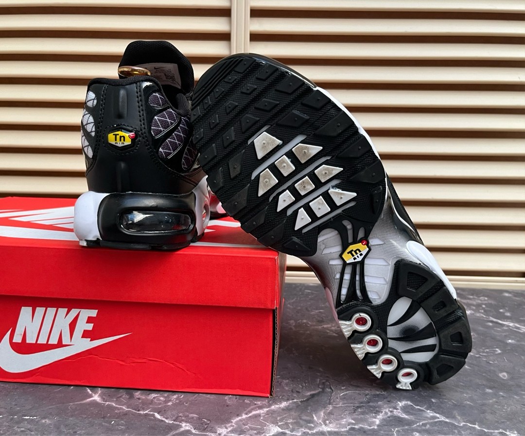кроссовки nike air max plus tn,кроссовки nike air max tn plus мужские,кроссовки мужские nike air max tn,nike air max plus tn,кроссовки nike air max plus